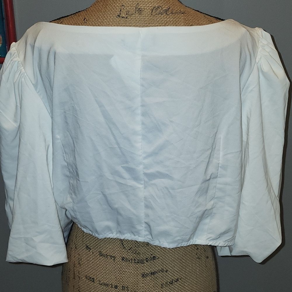 White blouse  - Picture 3 of 4